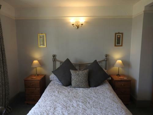 Hostal Riverside Cottage