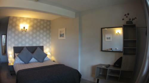 Hostal Riverside Cottage