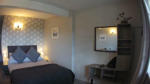Hostal Riverside Cottage