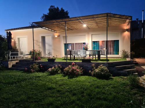 Maison Moderne � Cheval-blanc