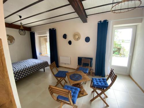 Bed & Breakfast L'anagramme, Chambres Et Table D'h�tes, Naturisme Possible