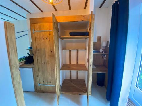 Bed & Breakfast L'anagramme, Chambres Et Table D'h�tes, Naturisme Possible