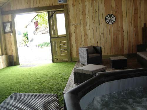Bed & Breakfast L'anagramme, Chambres Et Table D'h�tes, Naturisme Possible