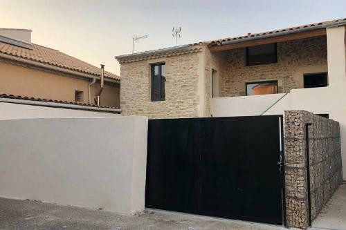Charmante Maison Face � L?�glise De Codolet