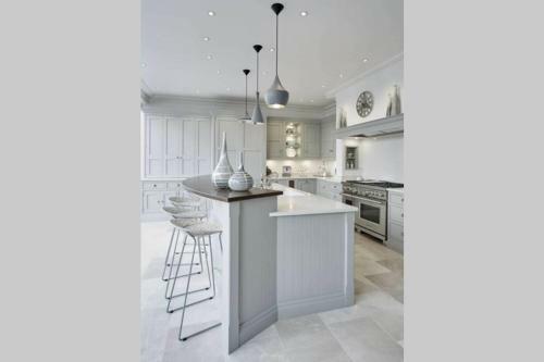 Chez Noi@48 : Whole House Rental, Bed & Breakfast