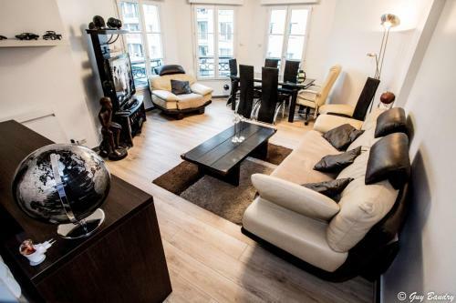 Chic Apart With Parking In Paris