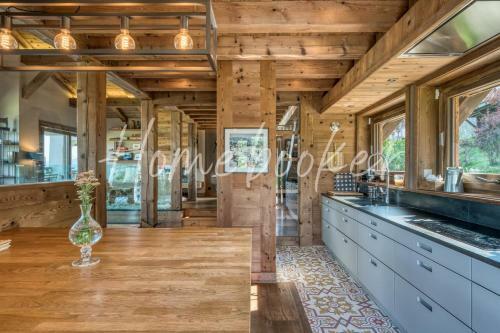 Chalet Carline