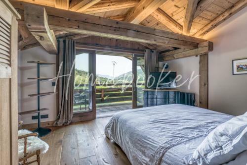 Chalet Carline