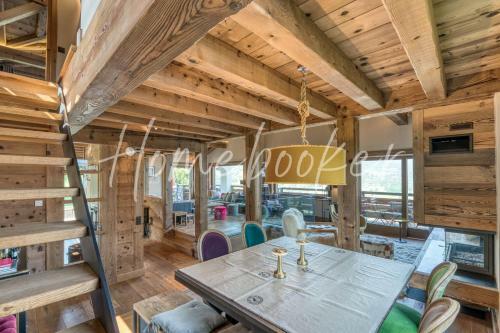 Chalet Carline