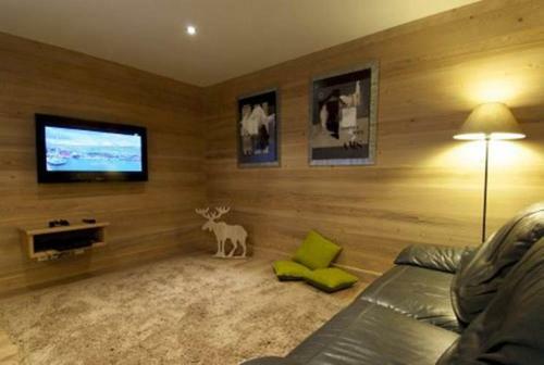 Chalet Eden White