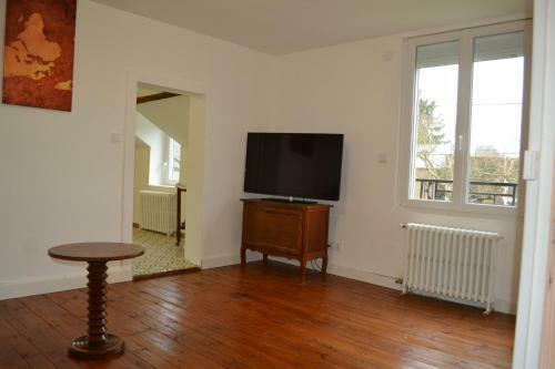 Maison Chaleureuse A 5 Minutes A Pied Du Centre Ville A Conches