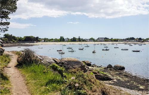 Awesome Home In Concarneau With 2 Bedrooms