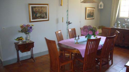 Bed & Breakfast Le Ch�teau De Roqueb�re
