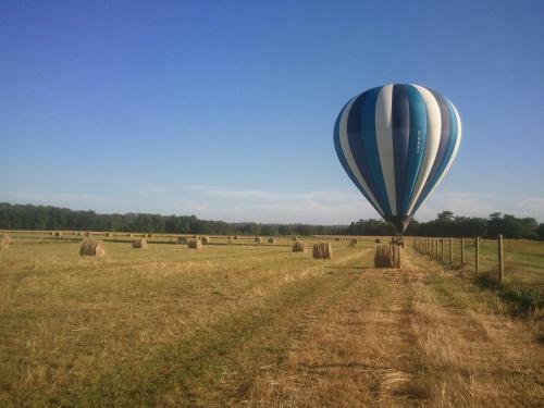Bed & Breakfast Le Ch�teau De Roqueb�re