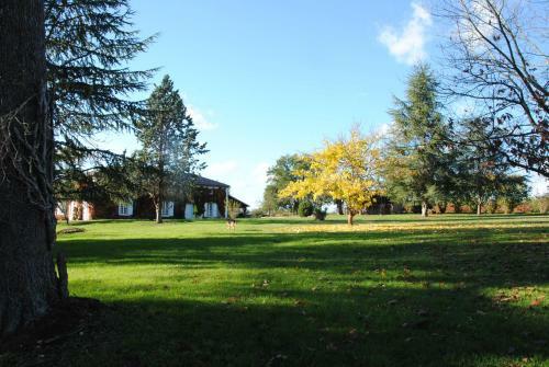 Bed & Breakfast Le Ch�teau De Roqueb�re