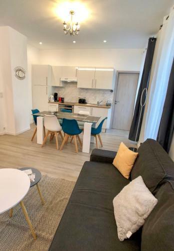 Deluxe Design - City Center Cosy Apartments