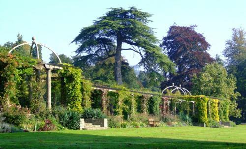 Bed & Breakfast West Dean College