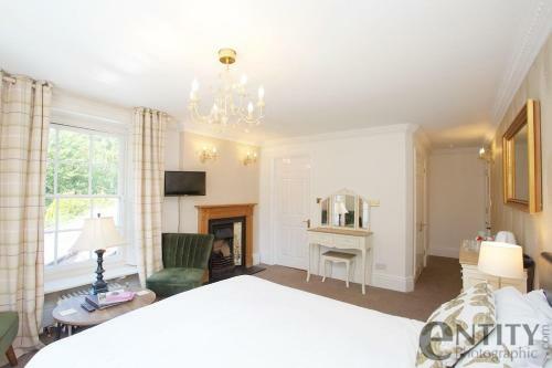 Woodlands Lodge Hotel