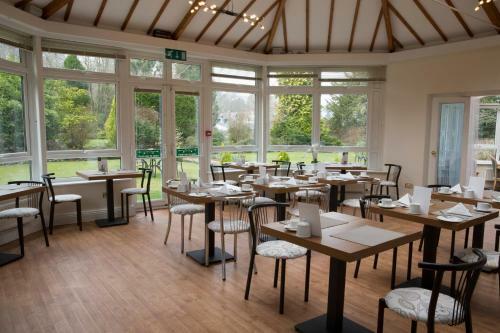 Woodlands Lodge Hotel