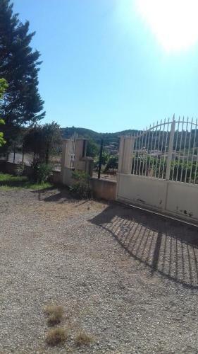 Villa T3 Cl�tur�e Avec Piscine