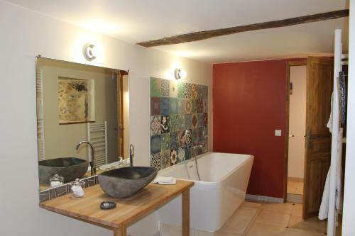 Bed & Breakfast Ferme-ch�teau De Cordey & Spa