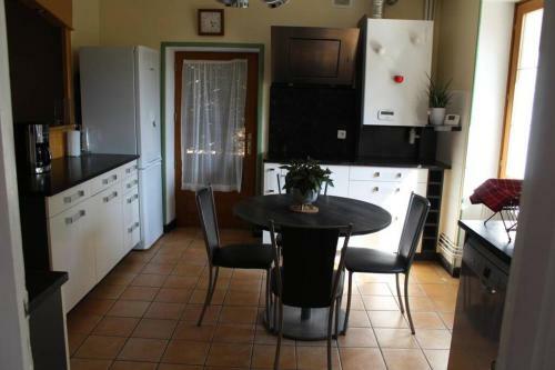 Grande Maison Dans Village Viticole