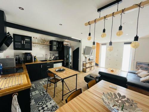 Belle Maison de Village Proche de La C�te Radieuse