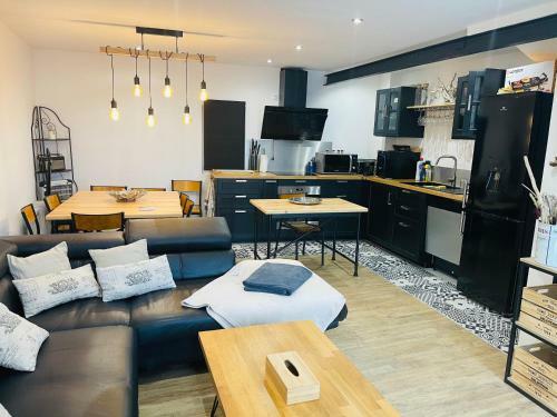 Belle Maison de Village Proche de La C�te Radieuse