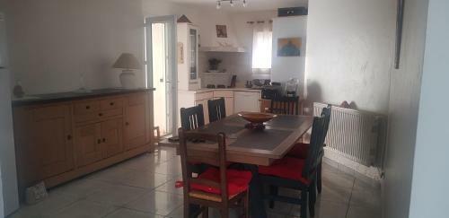 La Petite Maison Dans Un Village Bio