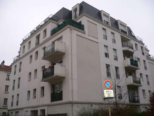 Apartamento Studio Avec Terrasse Proche de Paris La D�fense - Courbevoie