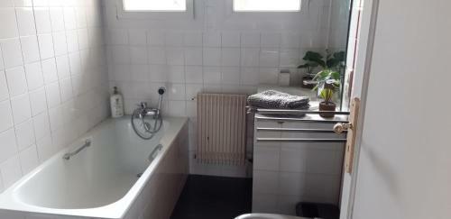 Belle Maison Charentaise Avec Piscine Privee