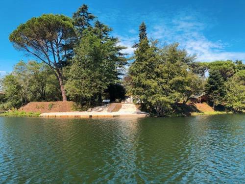 Hostal Domaine Le Lac Bleu