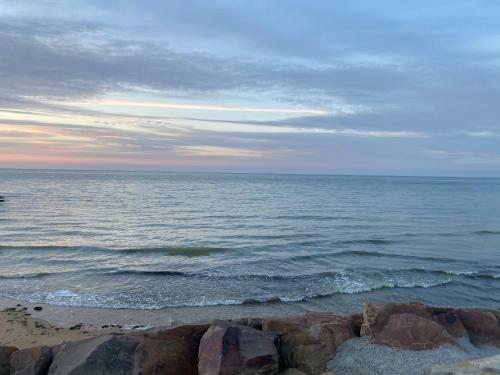 Charmante Maisonnette � 100m De La Plage