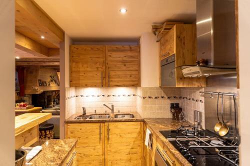 Chalet Pour 10 Personnes A Courchevel