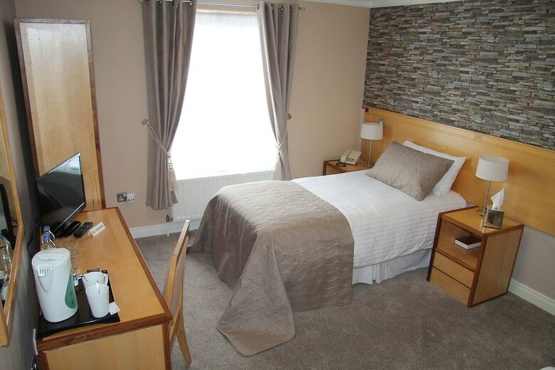 Kilmorey Arms Hotel