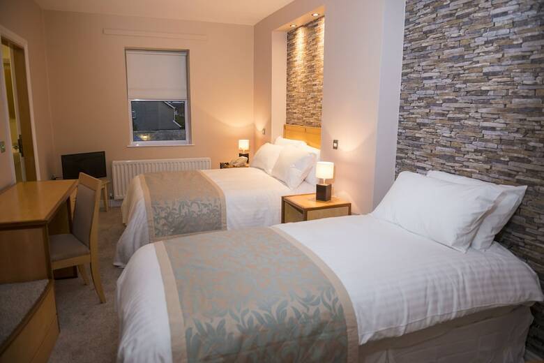 Kilmorey Arms Hotel