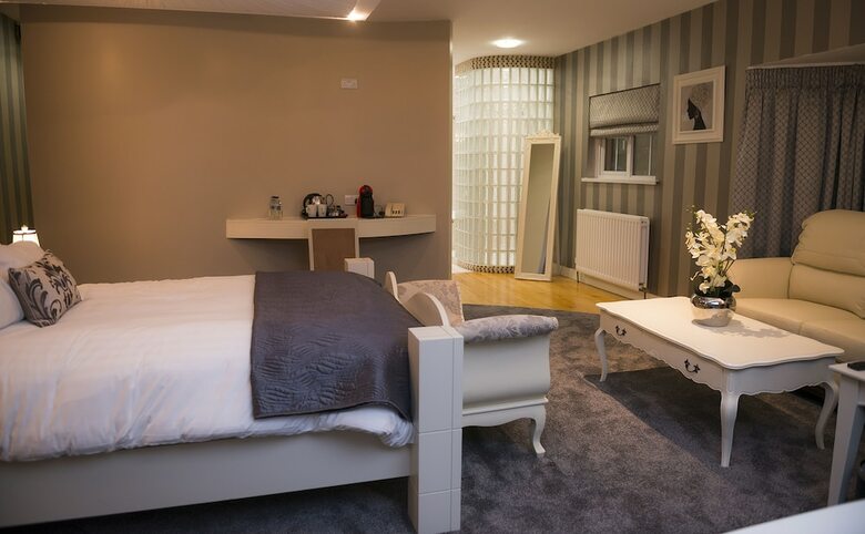 Kilmorey Arms Hotel