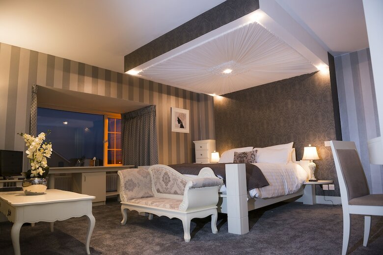 Kilmorey Arms Hotel