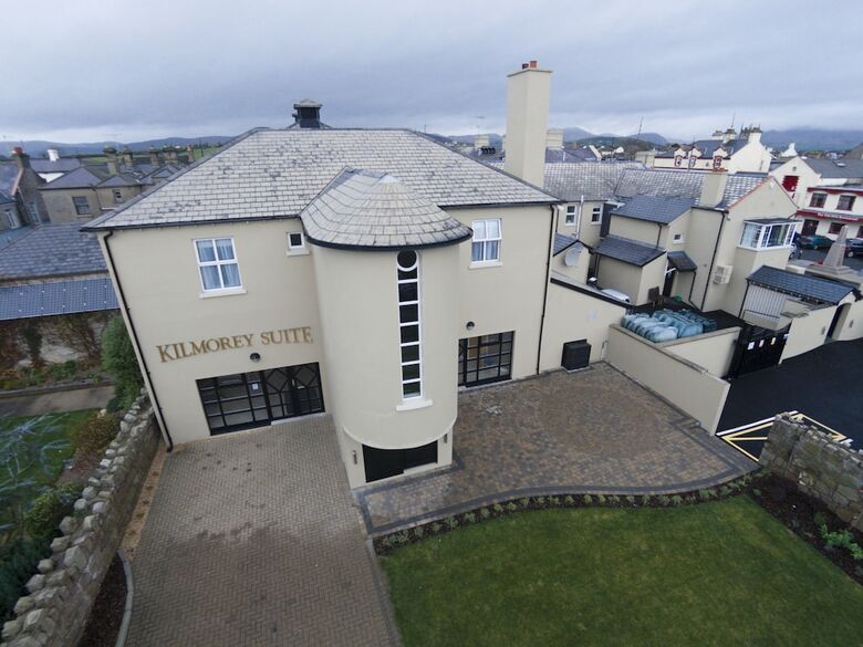 Kilmorey Arms Hotel