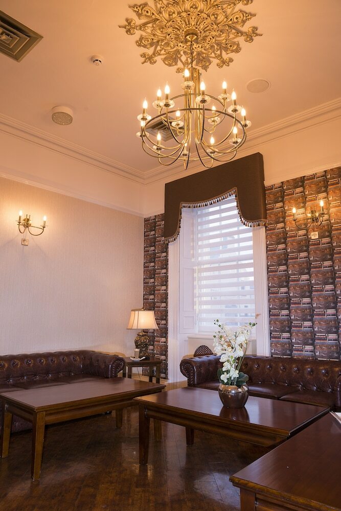 Kilmorey Arms Hotel