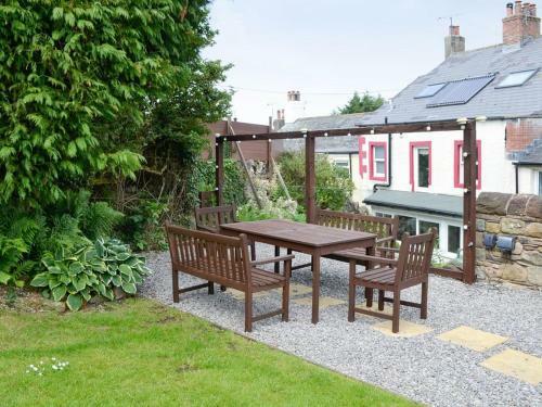 Holly Cottage
