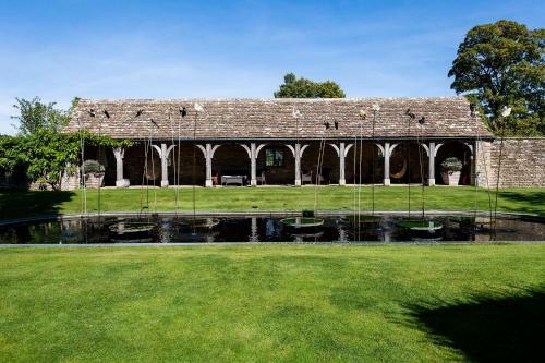 Hotel Whatley Manor