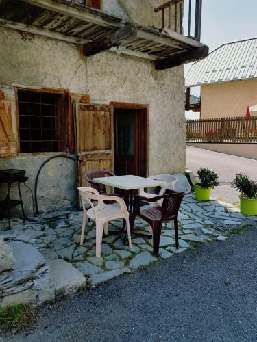 Apartamento Cr�voux Montagne Station