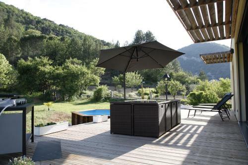 Villa En Campagne Proven�ale Avec Piscine