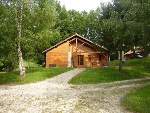 Serene Holiday Home In Cussac With Private Terrace, Barbeque