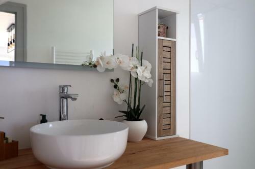 Azur, Maison Moderne Vue Mer