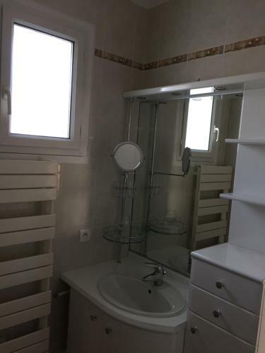 17 Rue Des Sarcelles