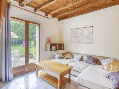 Villa Charming Cottage In Devay With Illuminated Garden