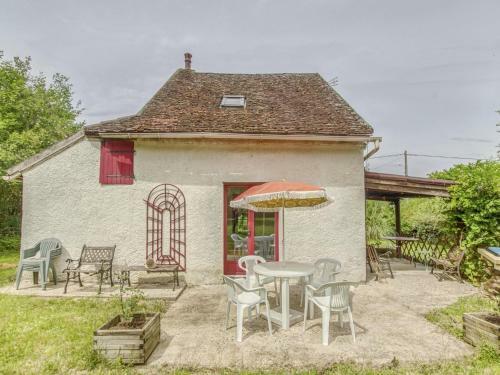 Villa Charming Cottage In Devay With Illuminated Garden