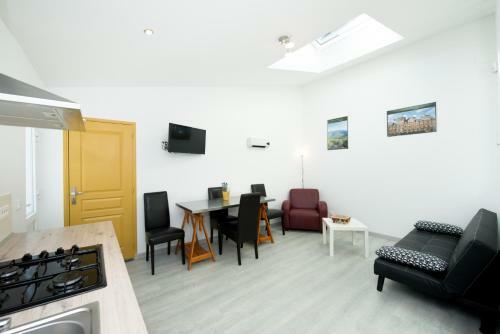 G�te de Vac's Et D'affaires � Deville Secteur Montherm� - Ardennes